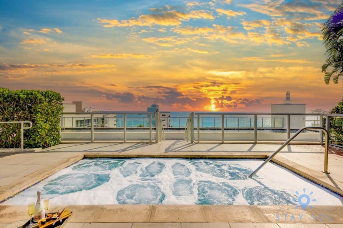 Tropical Oasis - Rooftop Pool- Near Beach - Gym 할리우드 외부 사진