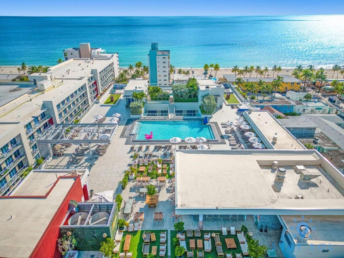 Tropical Oasis - Rooftop Pool- Near Beach - Gym 할리우드 외부 사진