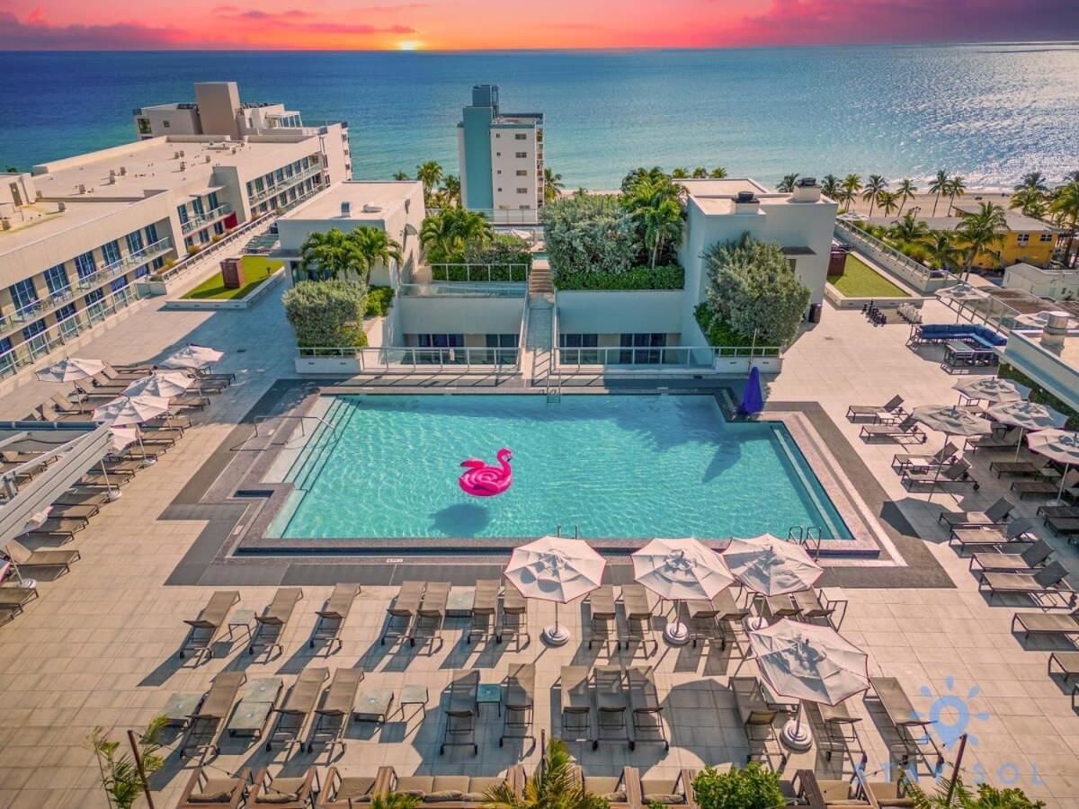 Tropical Oasis - Rooftop Pool- Near Beach - Gym 할리우드 외부 사진